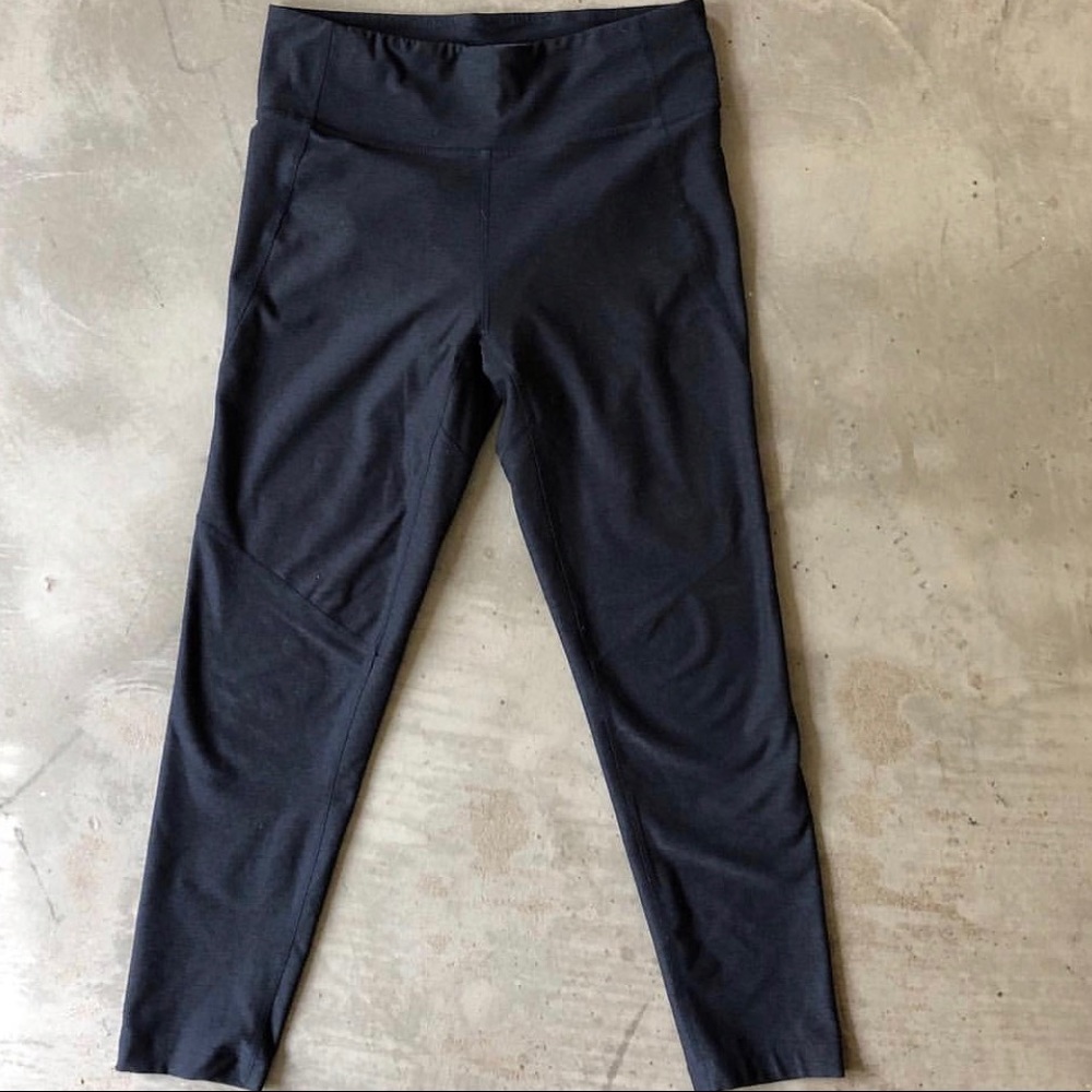 Outdoor Voices 3/4 Warmup Leggings